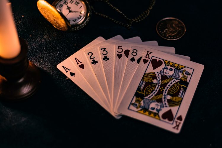 カードポーカーゲーム